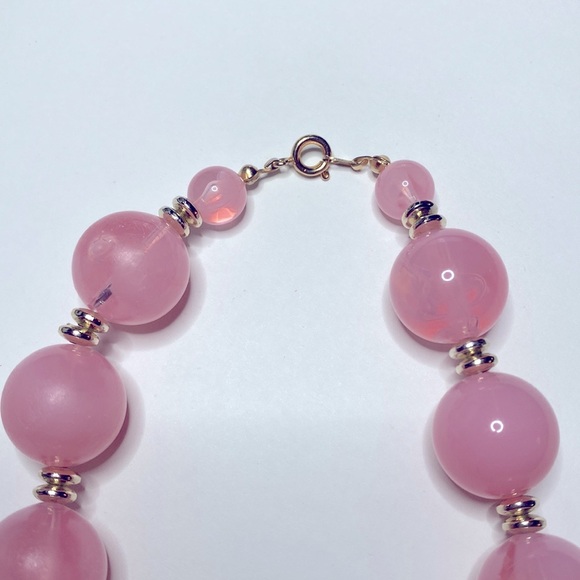 Vintage Pink Marbled Bead Necklace - Picture 3 of 3